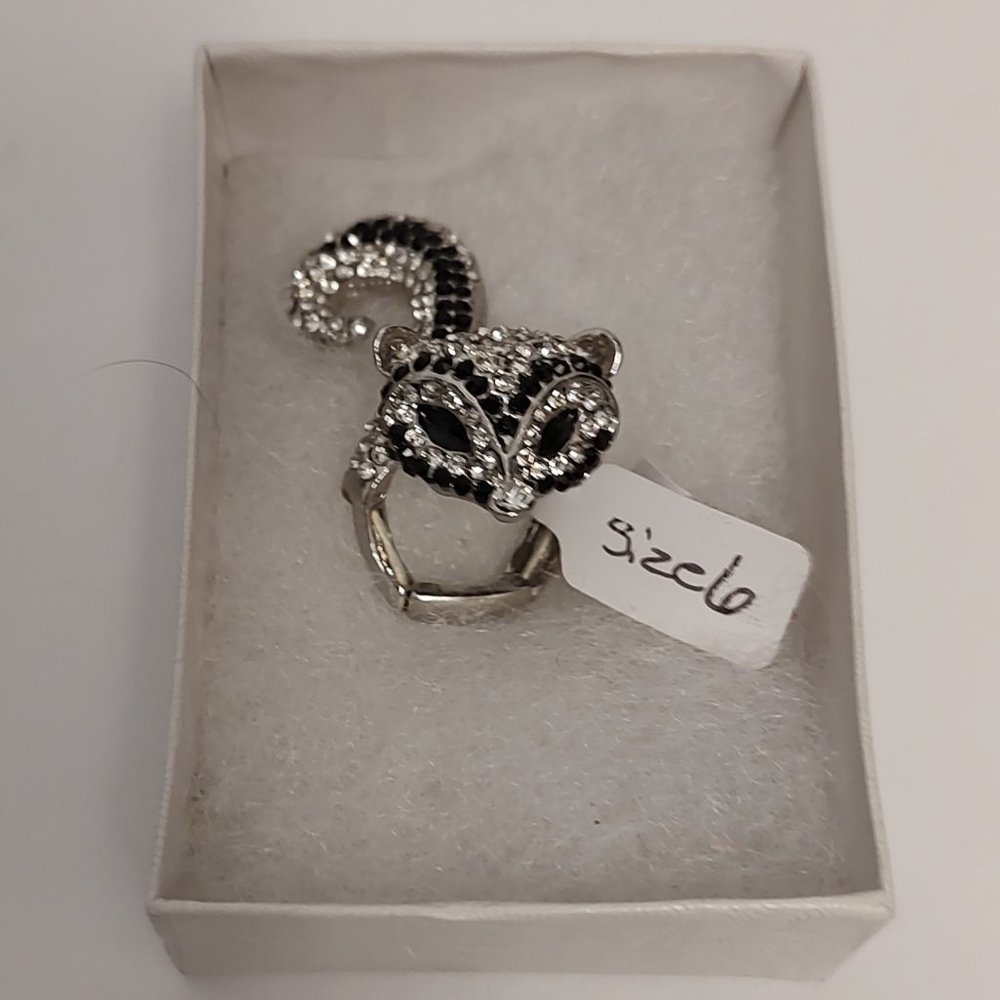 Adorable Black/White Rhinestone Skunk Ring